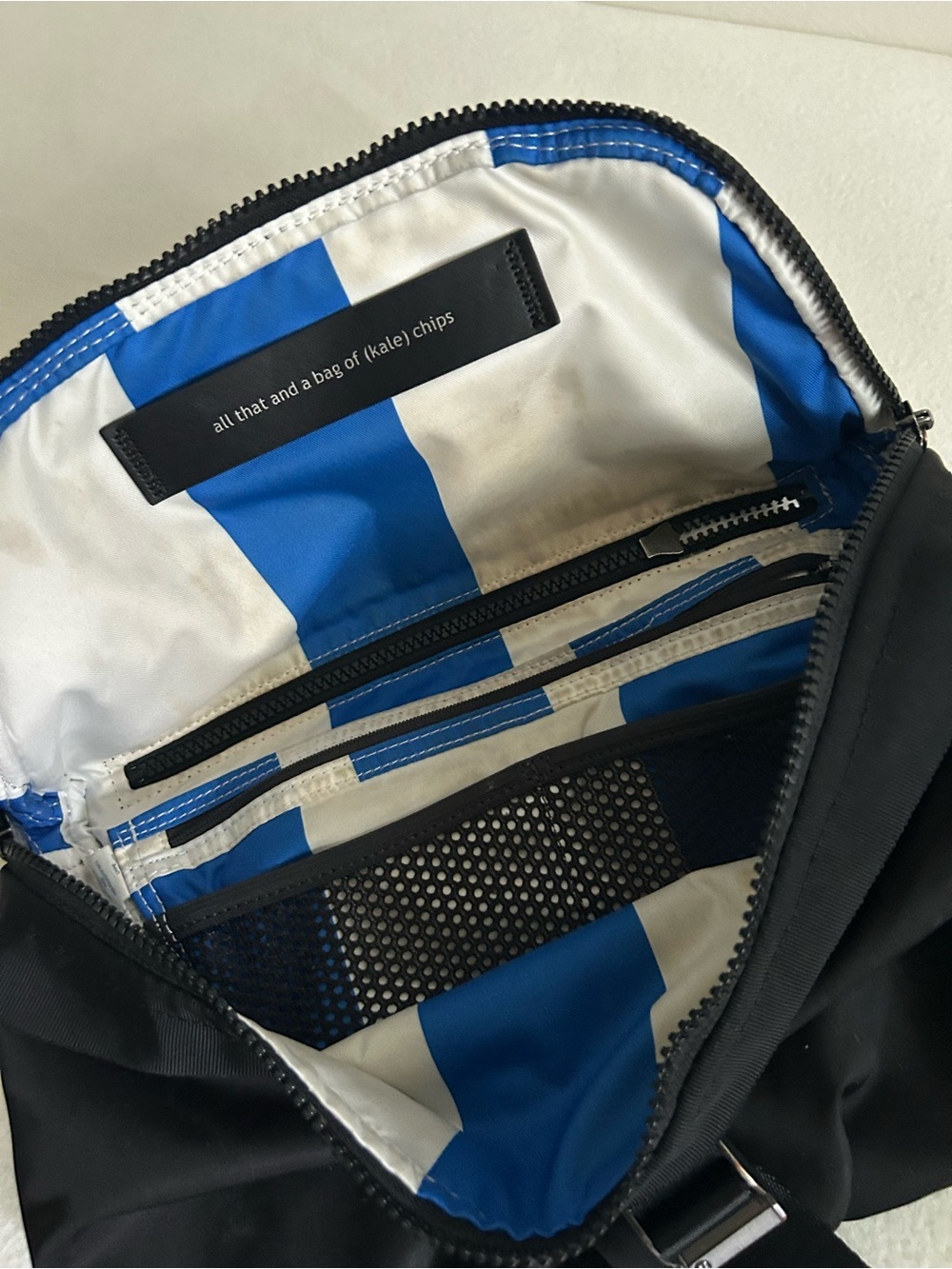 Lululemon Go Lightly Bage - Picture 4 of 9